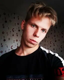 Кириллу 20 лет