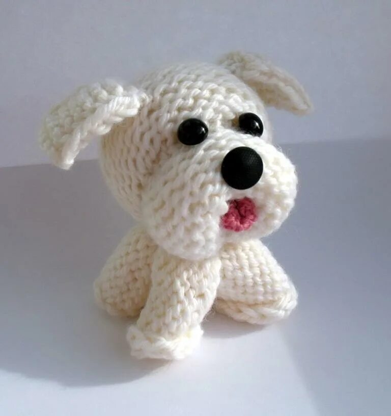 Спиц собаки. Собачка крючком описание. Как связать собачку спицами. Щенок амигуруми. Вязание для собачек со схемами.
