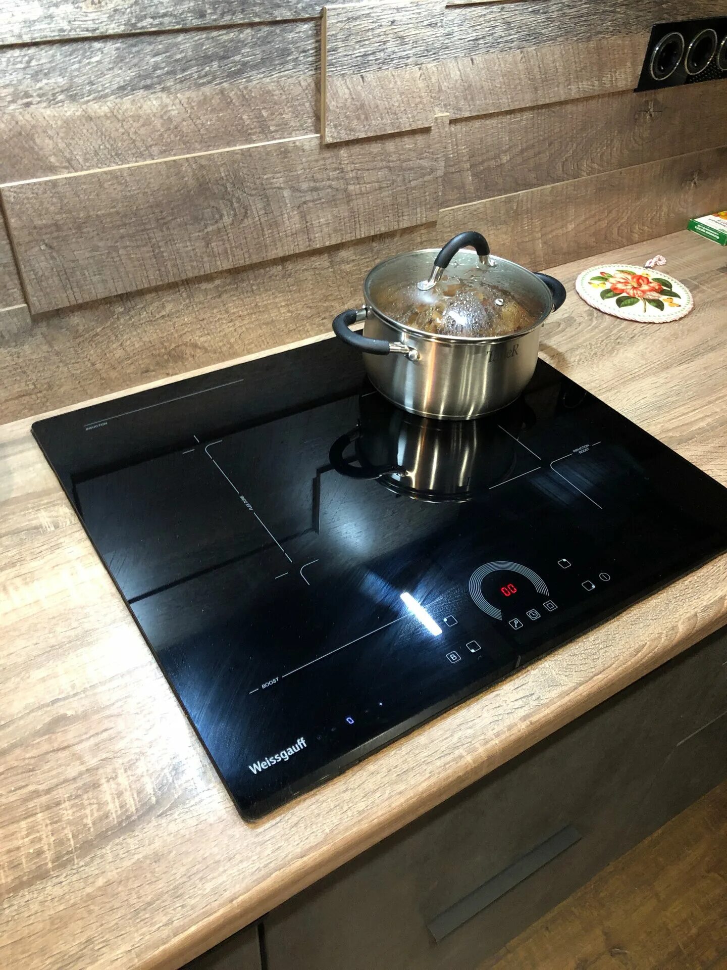 Индукционная варочная панель weissgauff hi 642 bfzc. Weissgauff hi 643 bfzc размеры конфорок. Weissgauff hi 643 by. Hi 643 bfzc. Weissgauff hi 32 bfzc схема встраивания.