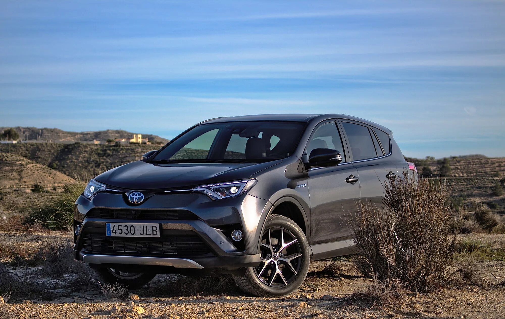 New 4 18. Toyota rav4. Тойота рав 4 2018. Toyota rav4 Hybrid. Toyota rav4 AWD.