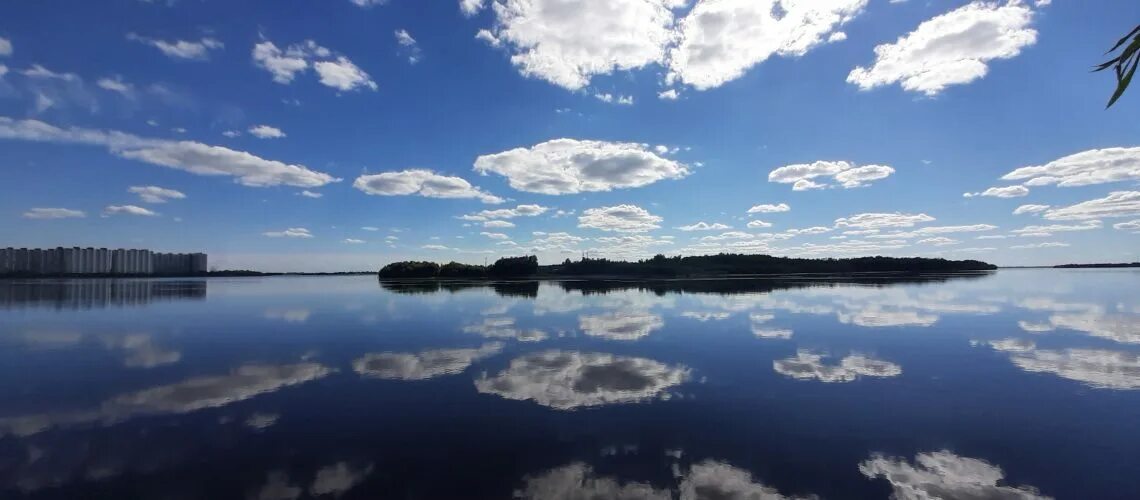 Это юганская детка. Юганск город. Нефтеюганск новый год фото. Нефтеюганск центр города. Поле нефтеюганск.