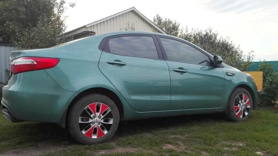 Диски рио 3 r15. Kia rio 2012 диски. kia rio 3 колеса 17. kia rio диски 15. литые диски на kia rio 3.