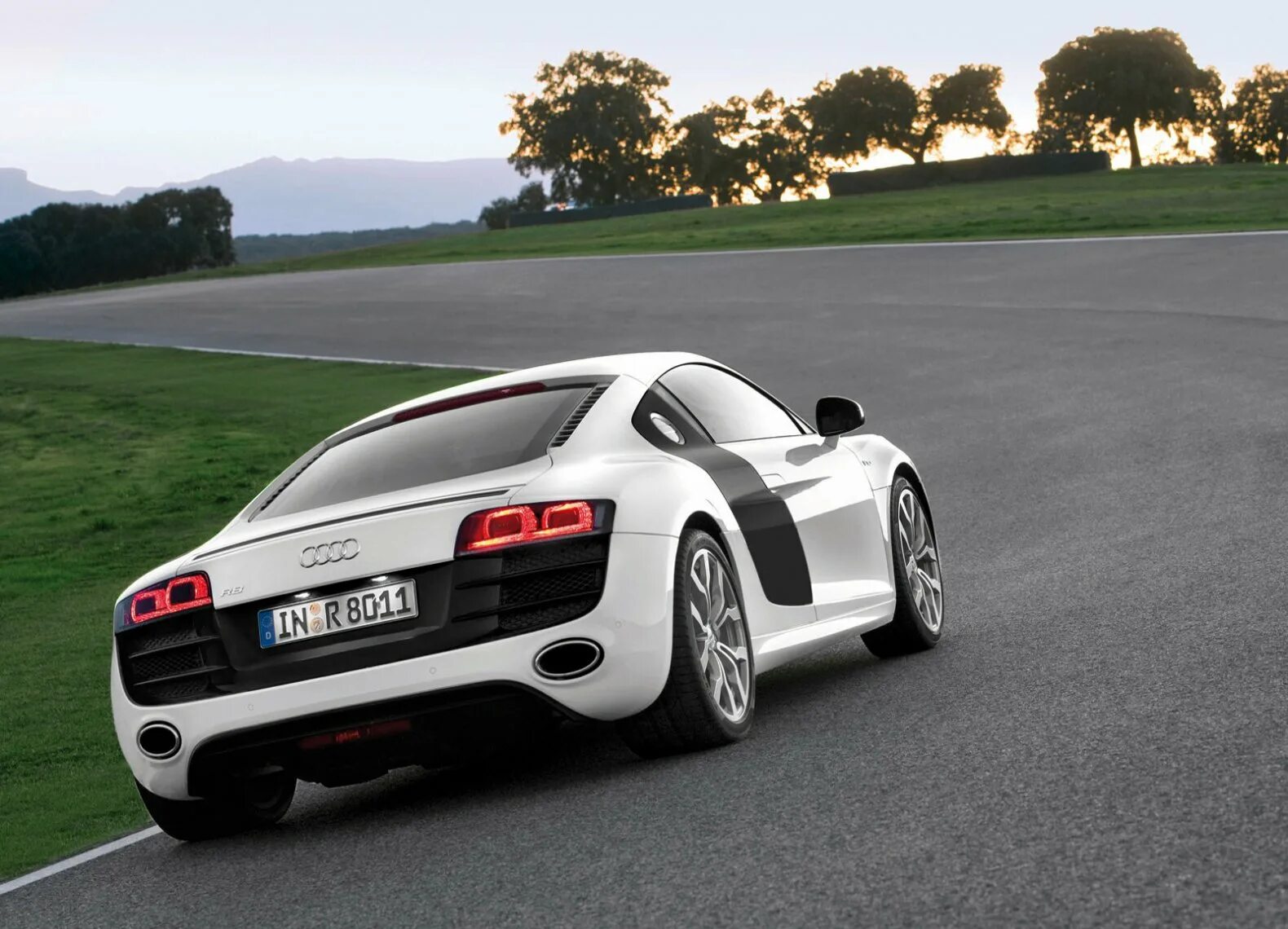 Audi r8 coupe. Audi r8 v10 2014. Audi r8 в 8. Ауди р8 спайдер. Audi r8 gt spyder.