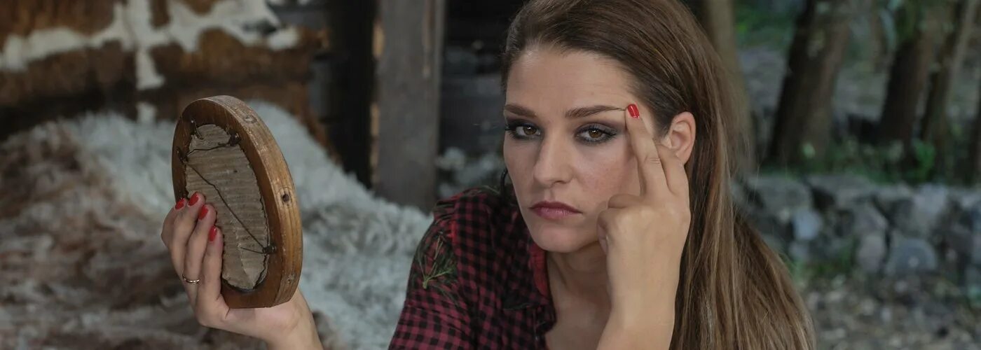 Фильм "Охотники на ведьм" - экс-девушке Бонда дали по почкам и воткнули в сердце