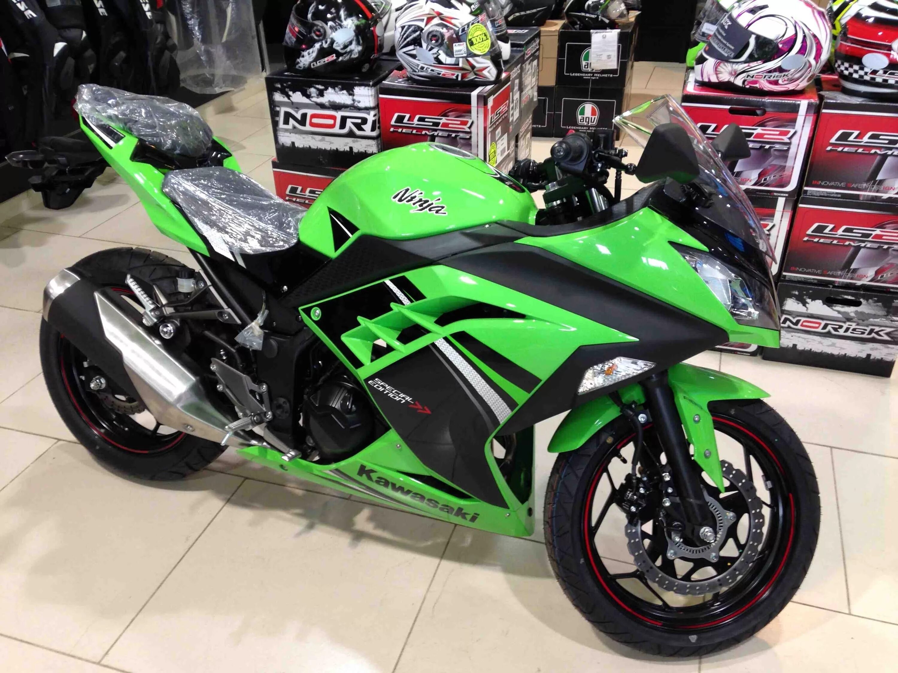 Ninja 300. Ninja 300. Кавасаки ninja 300. Мотоцикл kawasaki ninja 300. Мотоцикл кавасаки 300.