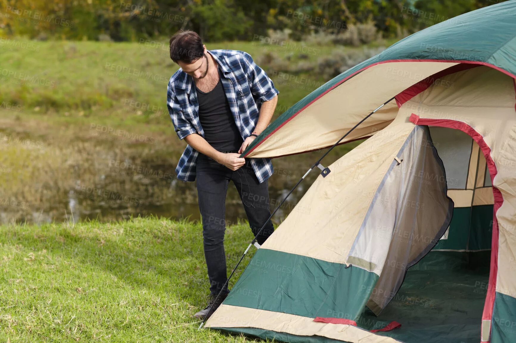 Set up put up. Pitch a tent. put up a tent. put a tent. to put up a tent.