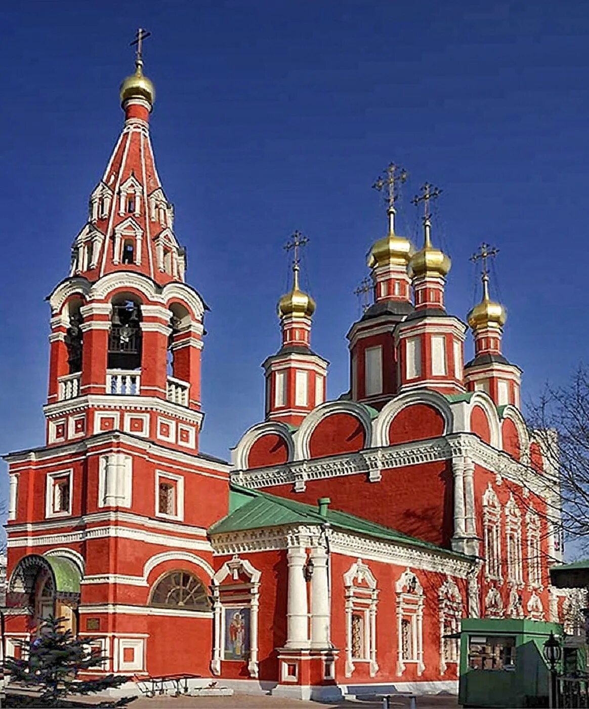 Храм на юго западной. Собор михаила архангела в тропареве. Церковь архангела михаила в москве. Храм на юго западной. Храм архангела михаила в тропареве.