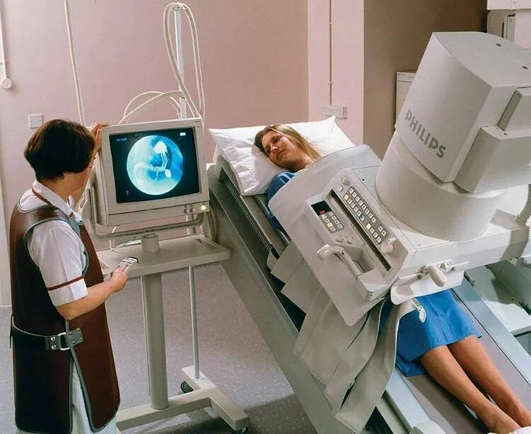 Рентген можно сделать. Аппарат для рентгенологического исследования желудочного. Аппарат рентген кишечника. Рентген желудка аппарат. Рентгенография в гастроэнтерологии.