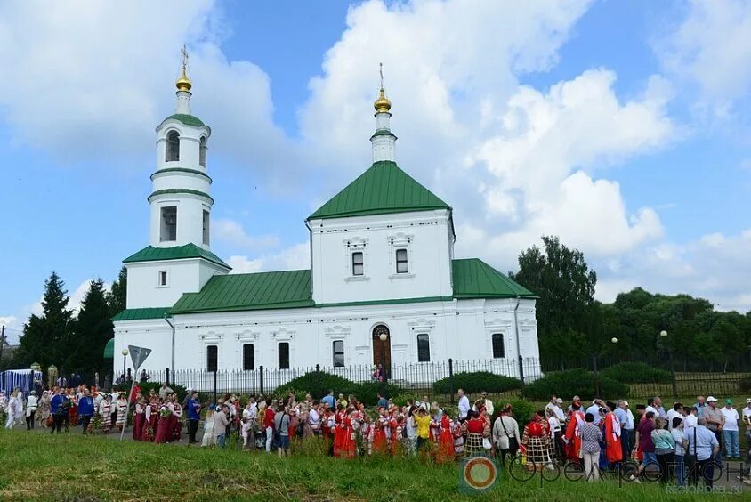 Троицкий район орловской области. Льгов Орловская область Хотынецкий район. Льгов Орловская область Хотынецкий. Церковь Льгов Орловское Полесье. Храм Святой Троицы Льгов.