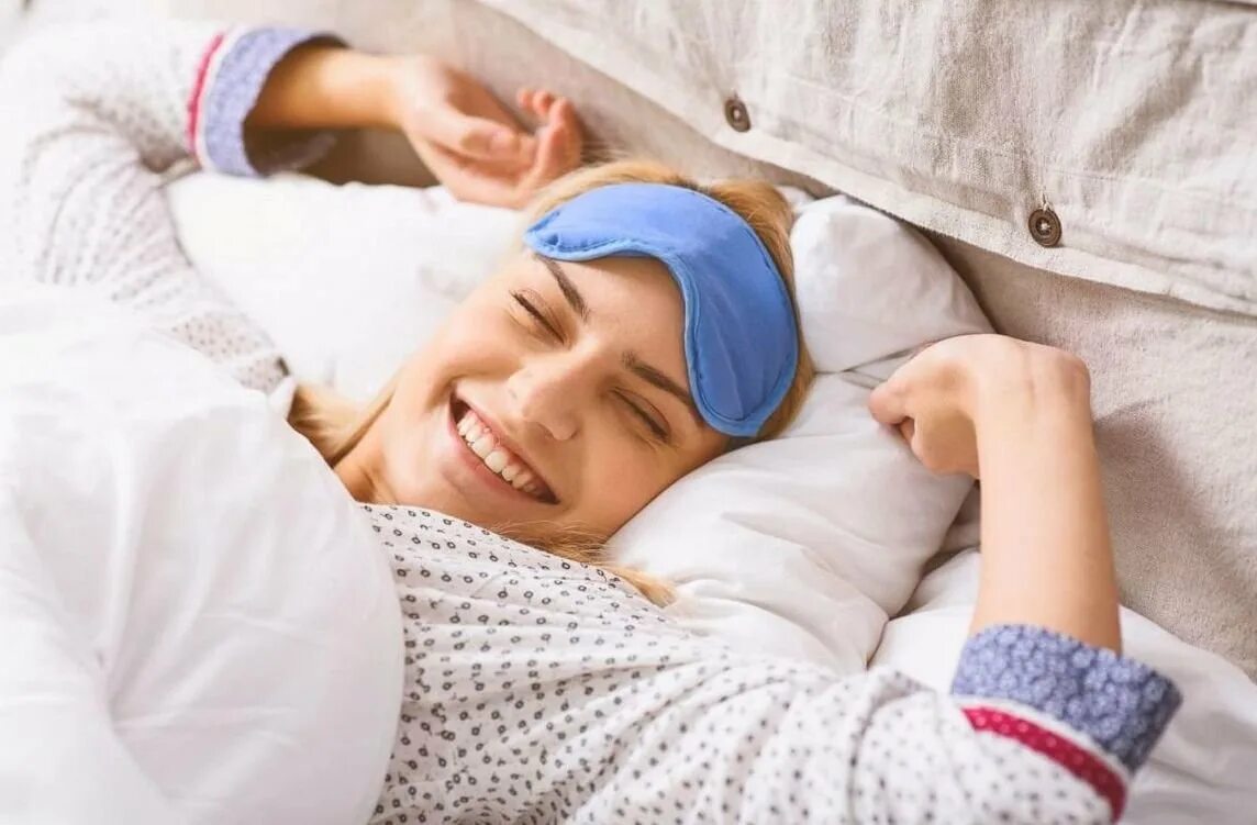 Sleep include. Sleep include. Спящий мужчина. Спящий человек. Спящие девушки.