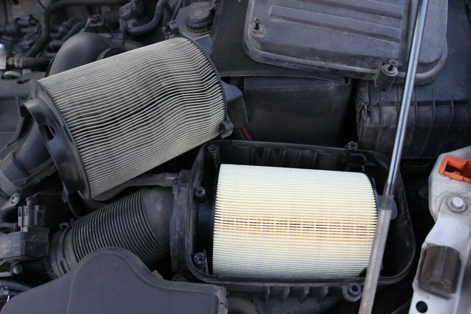 Как поменять воздушный фильтр на шкоде Замена фильтров Skoda Octavia A5 Mk2, 1,4 л, 2008 года расходники DRIVE2