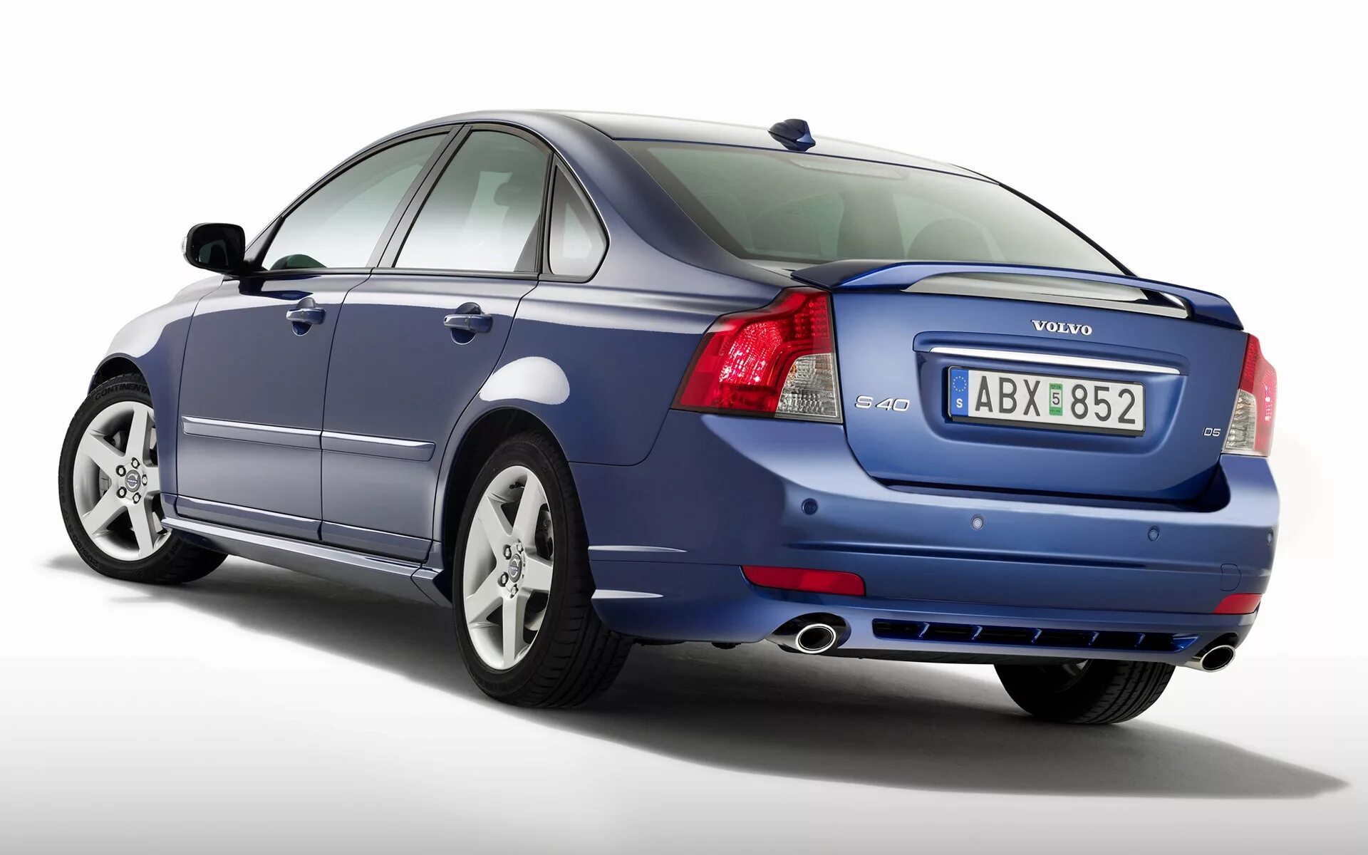 Volvo s40 ii r-design. Вольво с 40 на каком бензине. Volvo s40 2004. Вольво плюсы и минусы. Volvo s40 2002 год.