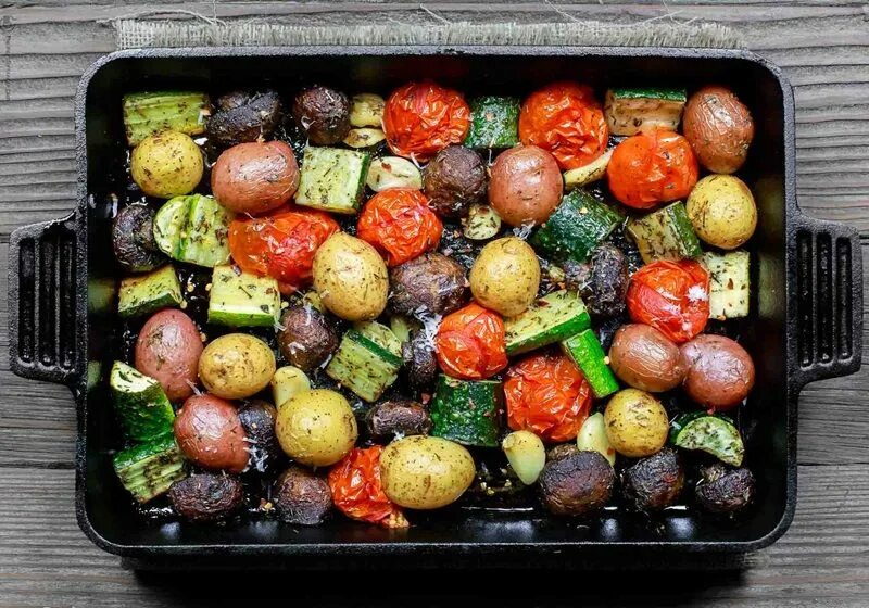 Овощи запеченные в духовке на противне. Идеи запеченных овощей. Рецепты приготовления запеченных овощей в духовке. Тушеные овощи на мангале. Овощи гриль в духовке в фольге.