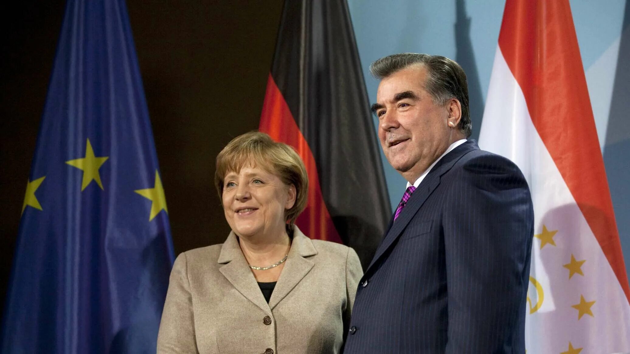 Таджики в германии. Рахмон и Меркель. Германия и Таджикистан. Олмон Германия.