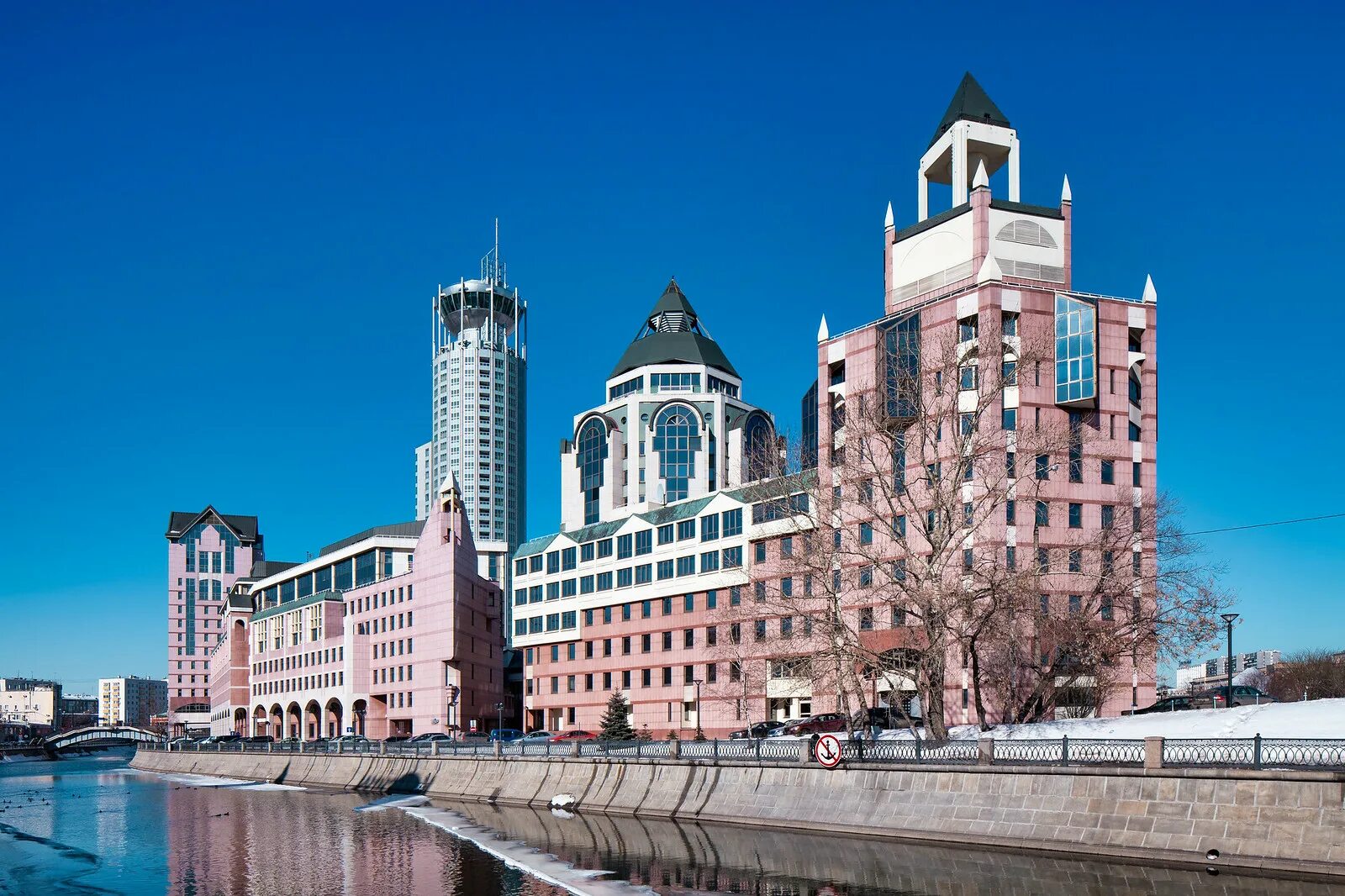 Космодамианская набережная 52 riverside towers. Космодамианская набережная 52 riverside towers. Космодамианская набережная, 52с5. Riverside towers бизнес центр москва. Космодамианская набережная 52.