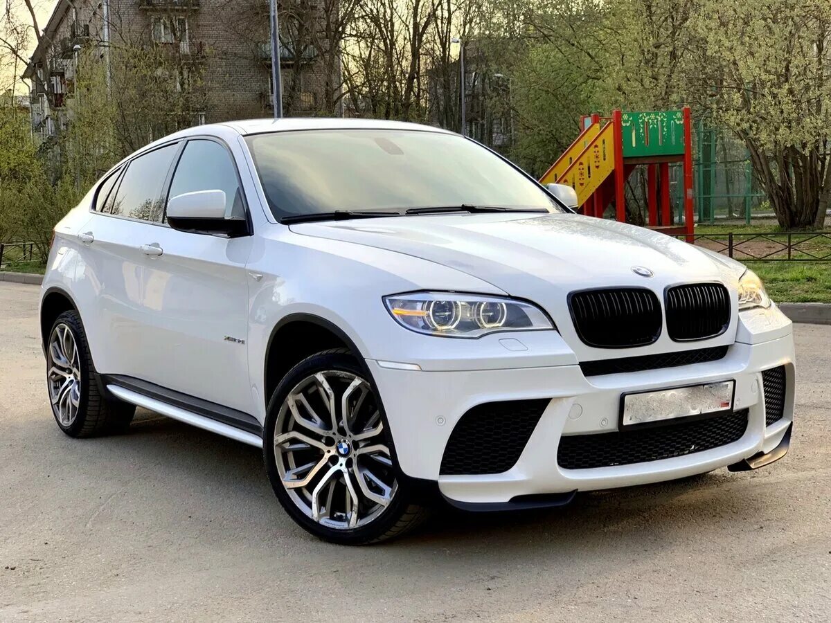 Poco x6 белый. BMW x6 белая. BMW x6 e71 белый. BMW x6 2010 White. БМВ х6 2005.