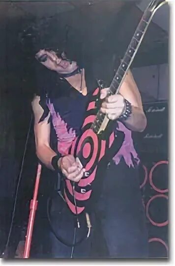 Гитарист twisted sister. Эдди охеда твистед. Гитара твистед систер. Эдди охеда твистед. Ди снайдер.