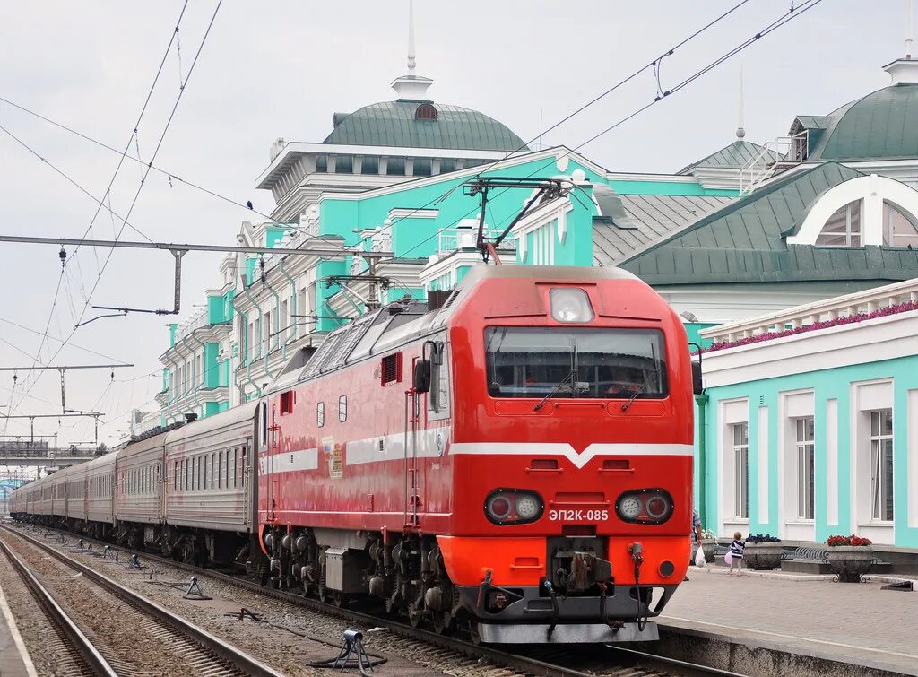 Ржд омск телефон. Станция Омск пассажирский. Ж.Д. станция Омск пассажирский. РЖД вокзал Омск. Омск вокзал эп2к.