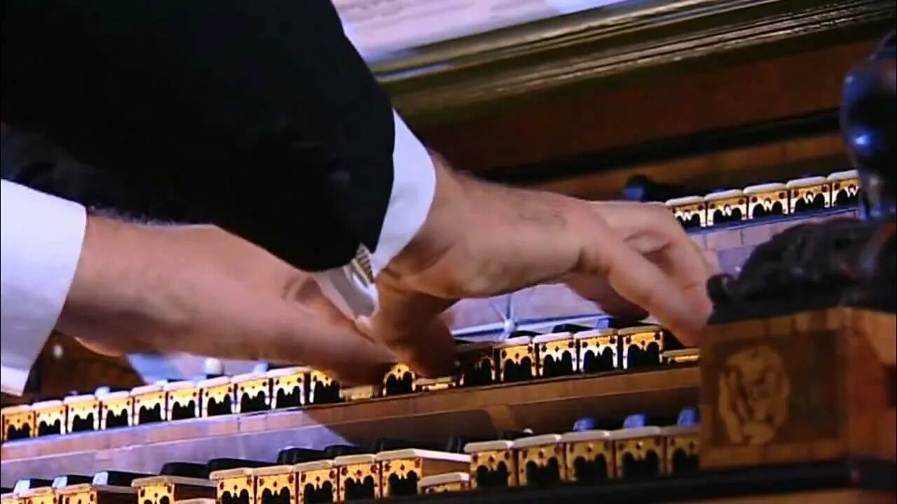 S bach toccata in d minor. Bah i s tokkatta re minor video nemexkii organist. j.s. bach toccata &amp; fugue in d minor, bwv 565 (emil gilels).. иоганн бах ми минор. токката и с баха слушать в исполнении.