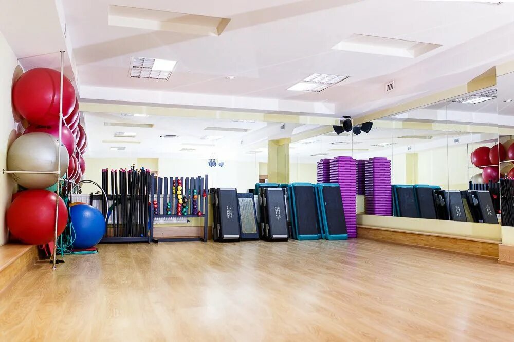 Спортивные залы метро спортивная. ILOVESPORT на Просвещения. Фитнес на Просвещения 53. Проспект Просвещения зал фитнес. I Love Sport Новочеркасская.