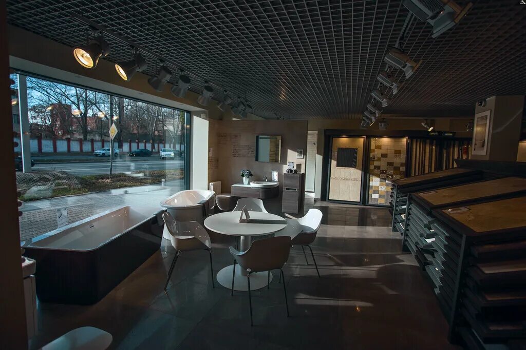 Липецк улица циолковского 15 сквирел. Фотосессии сквирел работников. Ольшанского 5 курск. Сквирел курск. Салон итальянской плитки новосибирск.