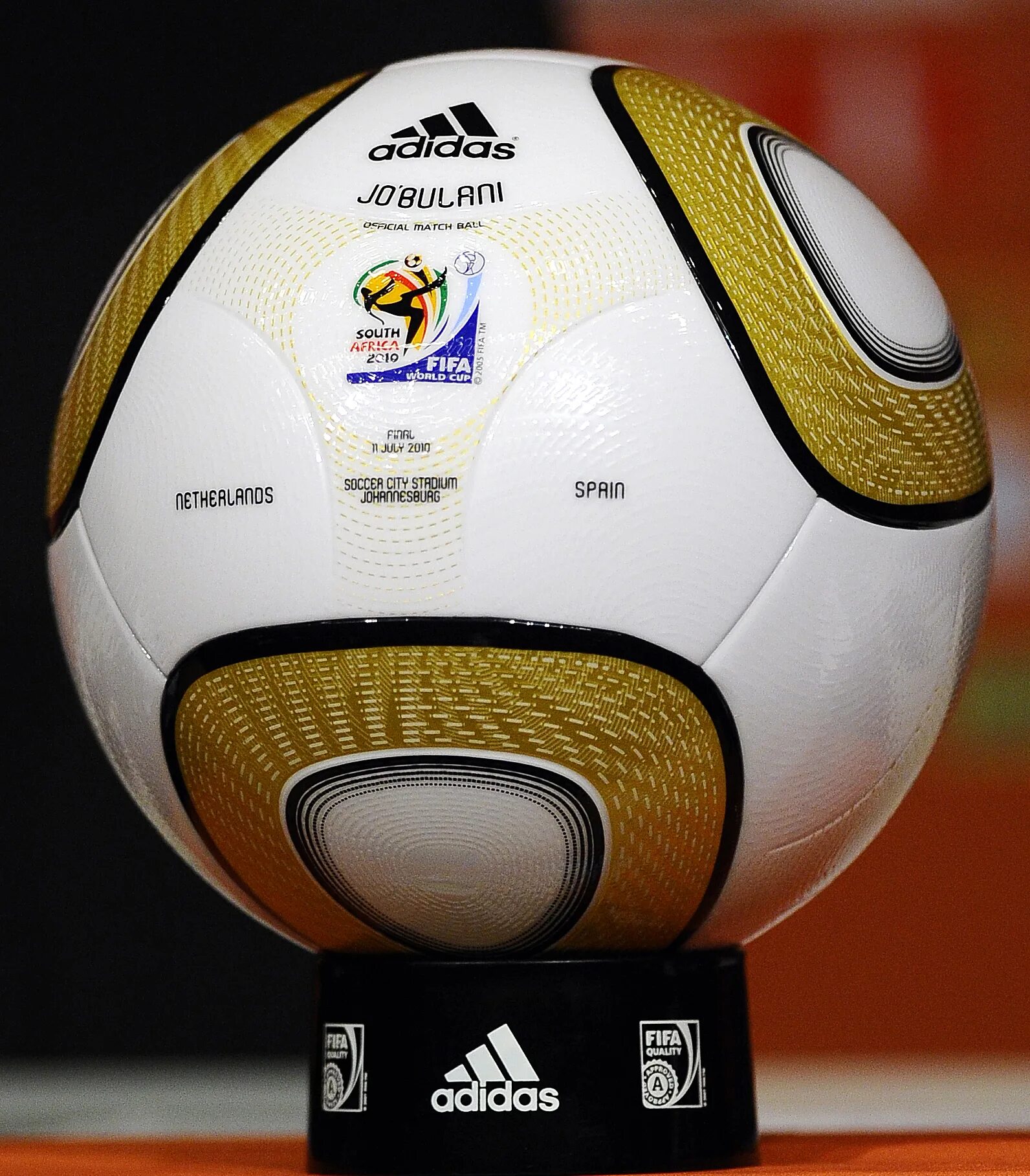 1 мяч в мире. Adidas Jabulani Official Match Ball 2010. Adidas Jabulani. Джабулани 2007. Adidas World Cup Ball 2010.