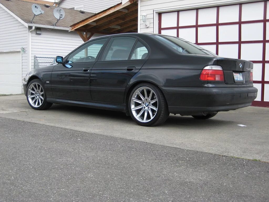 Е39 е60. BMW e39 95 Style. BMW e39 95 стиль. BMW e39 на стиле. BMW E 39 135 стиль колеса.