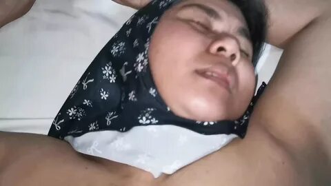 Video Bokep gadis jilbab indonesia yang terangsang.