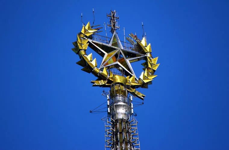 Давление на шпиле здания мгу. Москва шпиль мгу. главное здание мгу шпиль. звезда на шпиле мгу. шпиль на главном здании мгу.