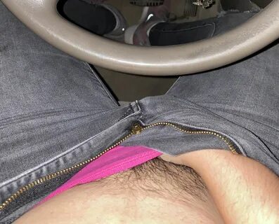 The (f)eeling of getting caught fingering myself in my car is such a turn on 🤭 I