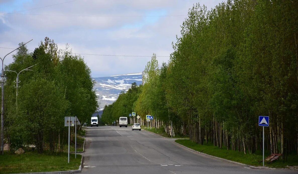 Мончегорск 11. Город мончегорск. дорога до мончегорск. г мончегорск мурманская область. мурманск летом.