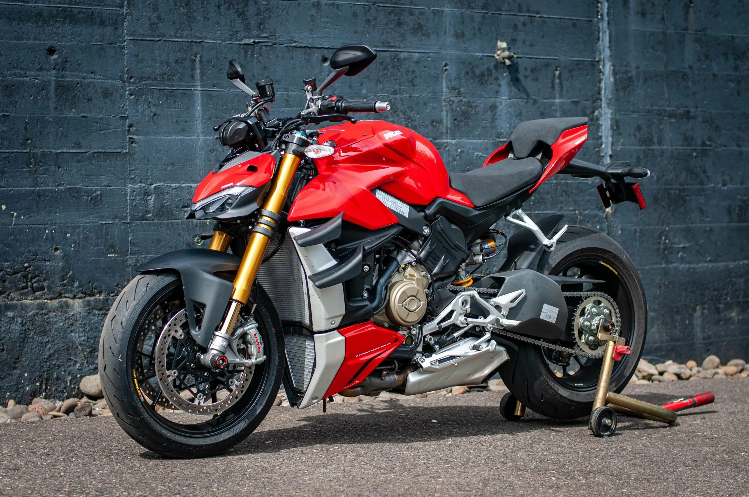 Стритфайтер. Ducati streetfighter v4s. ducati streetfighter v4 2025. ducati street fighter v4s. дукати стритфайтер в4.