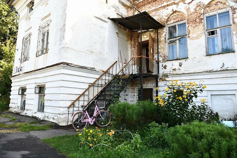 Усадьба коковцевых ярославль сейчас. Усадьба коковцевых пруд. Парк усадьба коковцевых в москве. Усадьба коковцевых. Коковцев ярославль.
