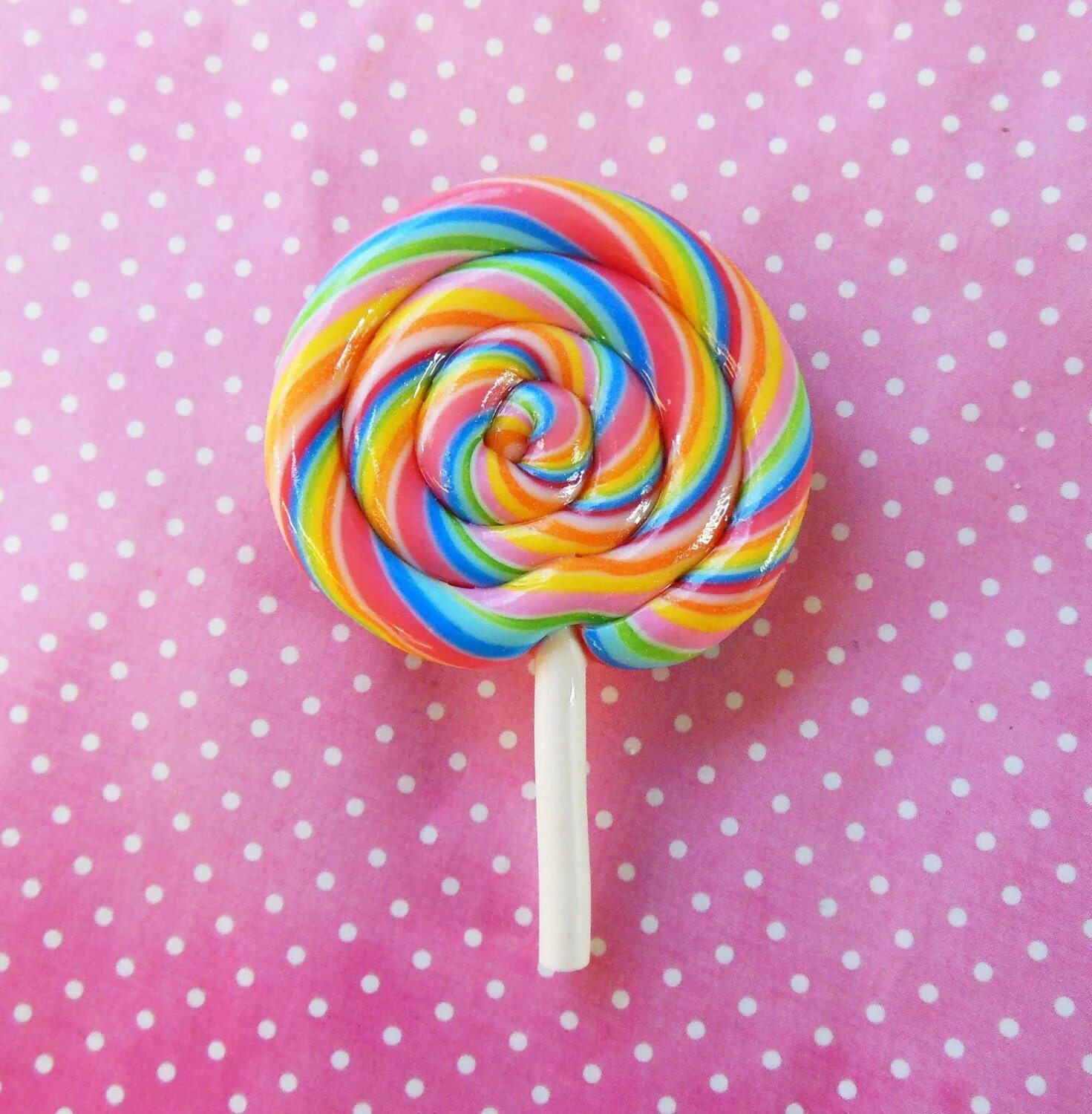 цветы из чупа чупсов и гофрированной бумаги. цветок из чупа чупс. розочки из гофрированной бумаги. чупа чупс из бумаги. чупа чупс из бумаги.