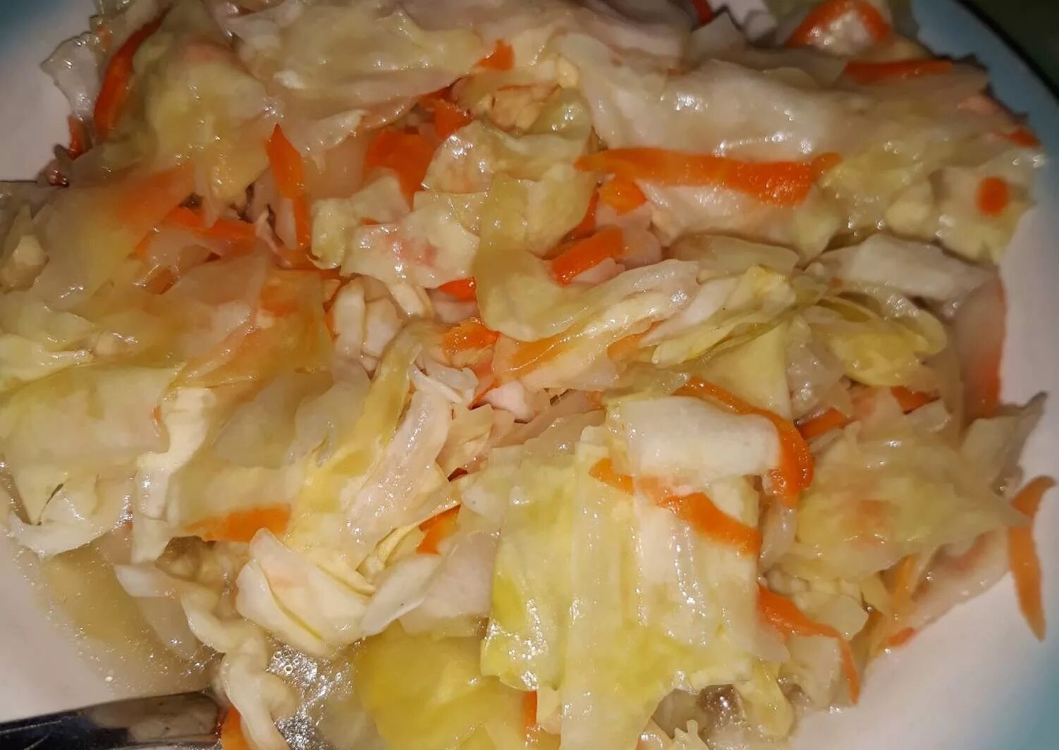 Рецепт вкусной маринованной капусты быстрого. Капуста белокочанная маринованная. маринад для капусты пластами. самая вкусная капуста. пластовая капуста.