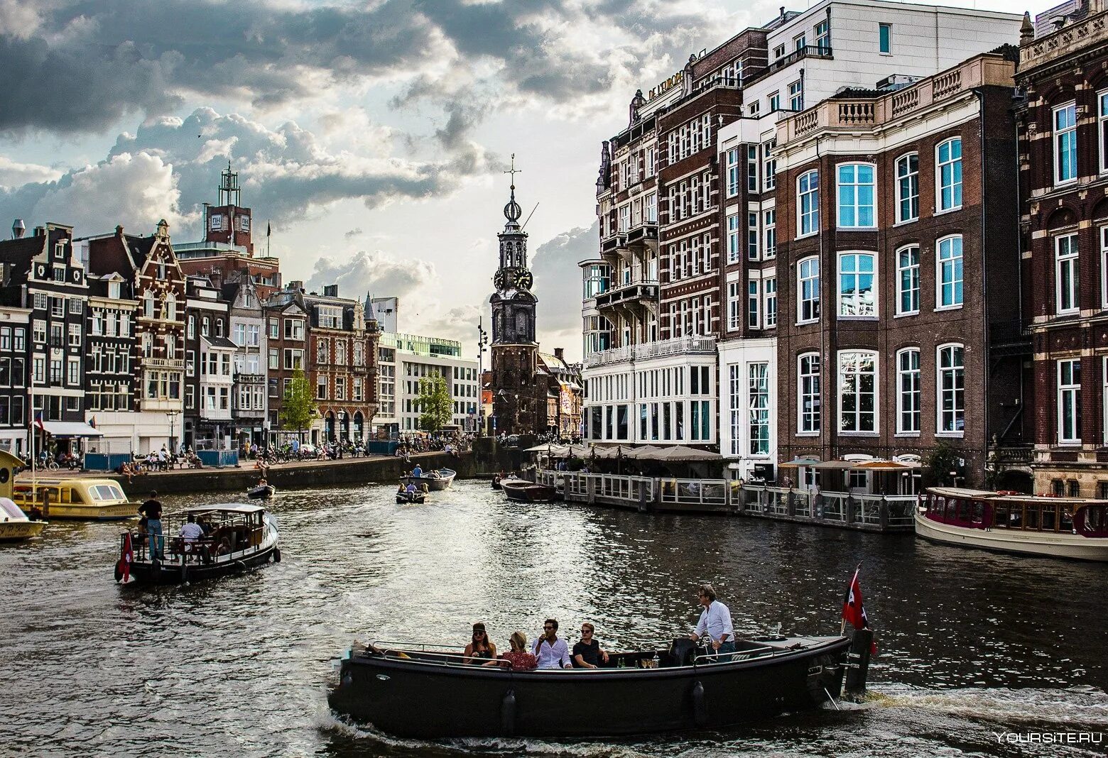 Амстердам время. Нидерланды столица Амстердам. Столица Нидерланды Амстердам достопримечательности. Амстердам, Нидерланды туризм. Амстердам Amsterdam Нидерланды.