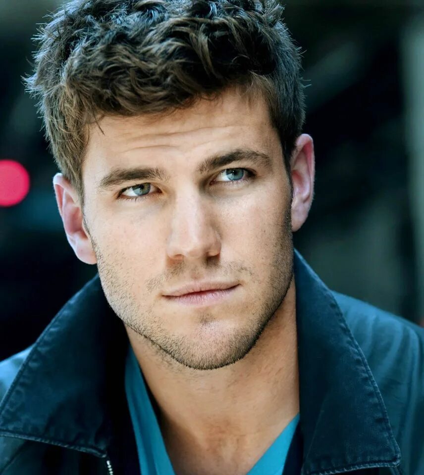 Austin Stowell. Остин Стоуэлл американский актёр. Остин Стоуэлл в 20 лет.