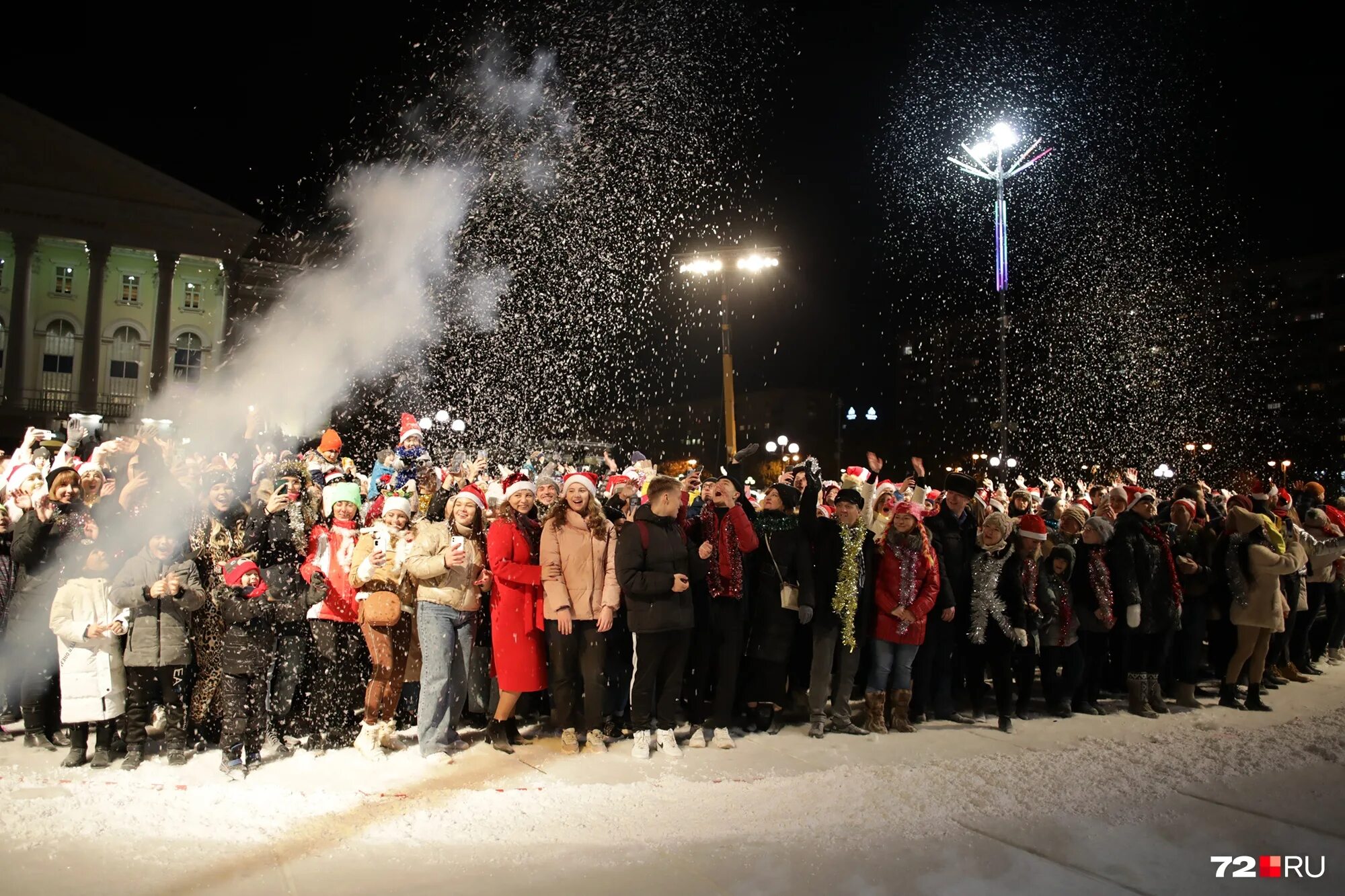 елки 8 где снимали. ёлки 8 фильм 2021 саранск. ёлки фильм 2021 пермь. елки 8 где снимали. кадры из фильма елки.