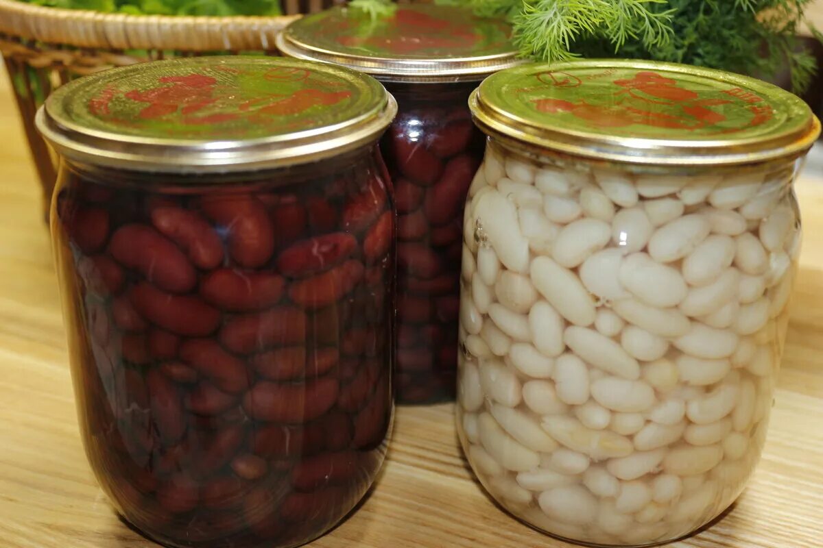 Как вкусно консервировать фасоль. Фасоль консервированная в банках. фасоль белая в банках. красная фасоль в банках. фасоль в собственном соку на зиму.
