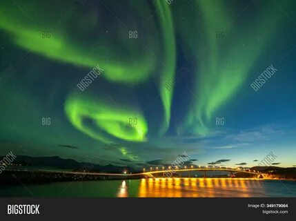 Download high-quality polar lights aurora borealis, northern lights images