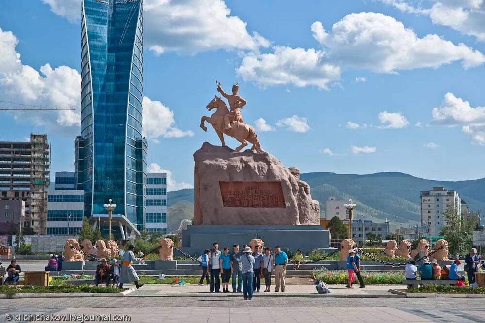 Монголия Улан Батор. Площадь Сухэ-Батора Монголия. Монголия столица Улан Батор достопримечательности. Улан Батор Центральная площадь. Какая столица у монголии