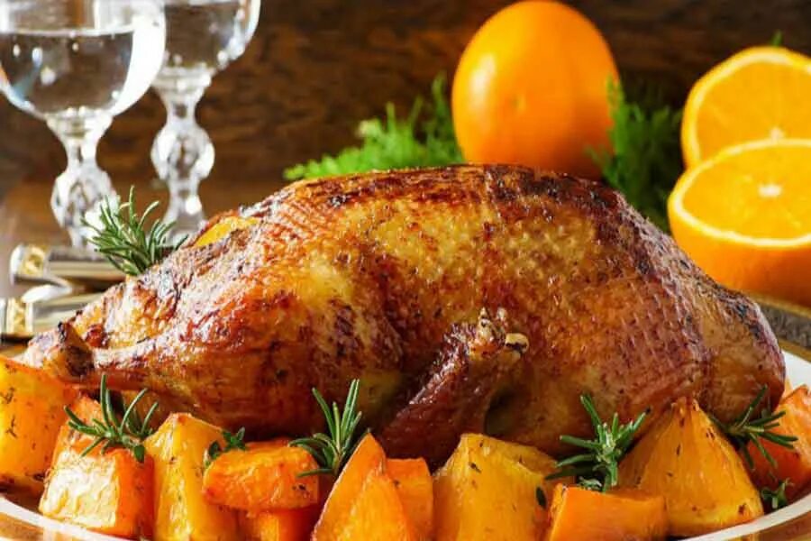 Утка с яблоками и апельсинами в духовке. Утка с апельсинами. Утка в апельсиновом соусе. Утка с яблоками и апельсинами в духовке. Утка с яблоками и апельсинами в духовке.