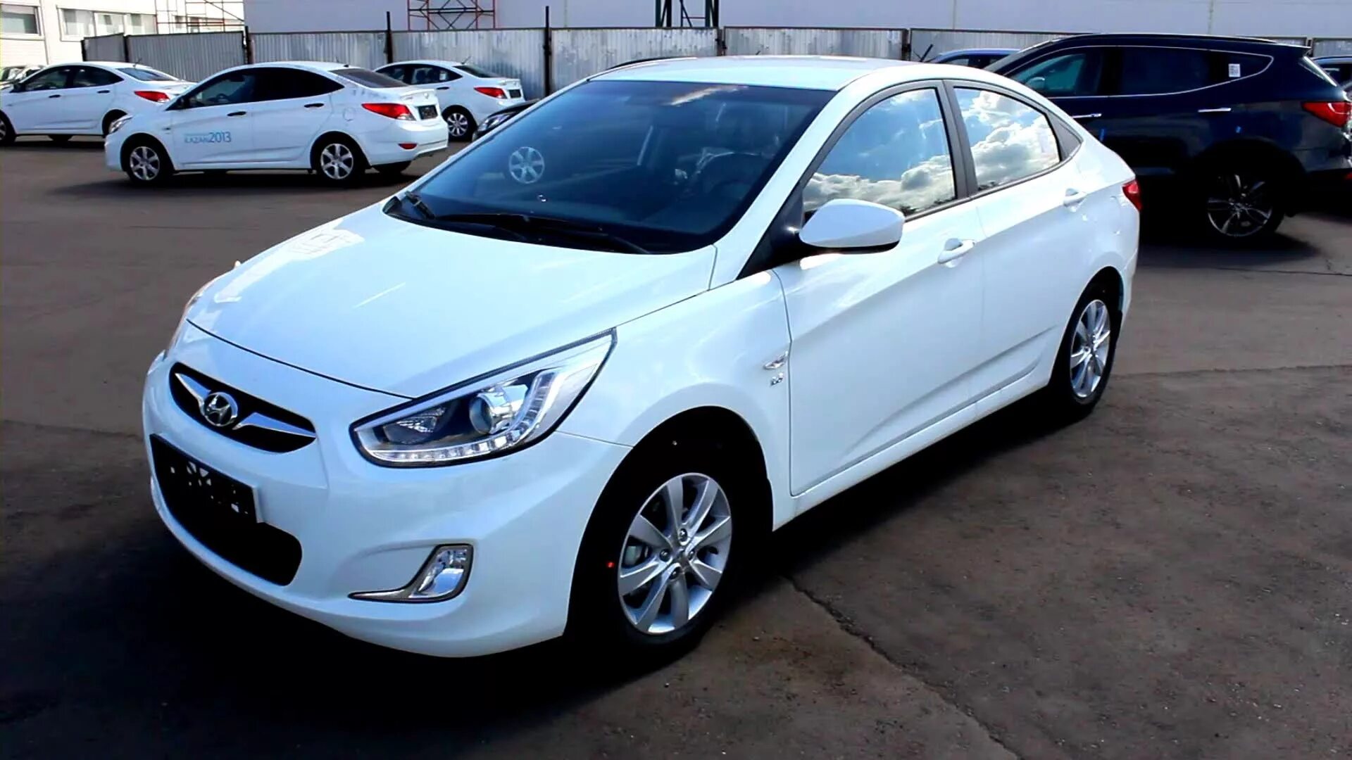 Купить киа солярис. Kia Solaris 2013. Hyundai Solaris 2013 и Kia Rio. Солярис хэтчбек 2013. Hyundai Solaris 2013.