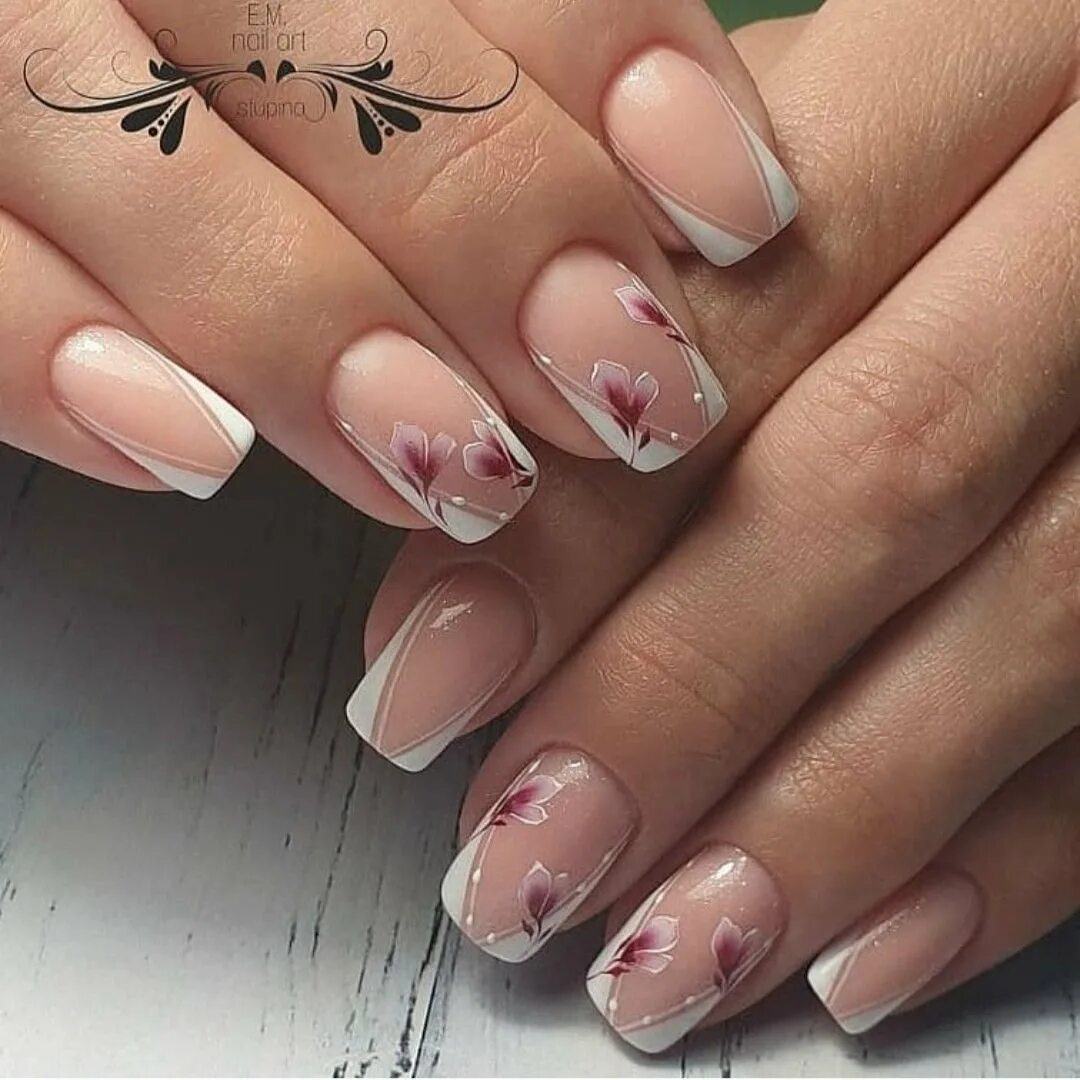 френч маникюр с дизайном на квадратные 2024. шикарный френч. френч маникюр с дизайном на квадратные 2024. красивый френч на квадратных ногтях. френч на короткие ногти.