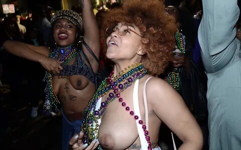Slideshow mardi gras show me your tits.