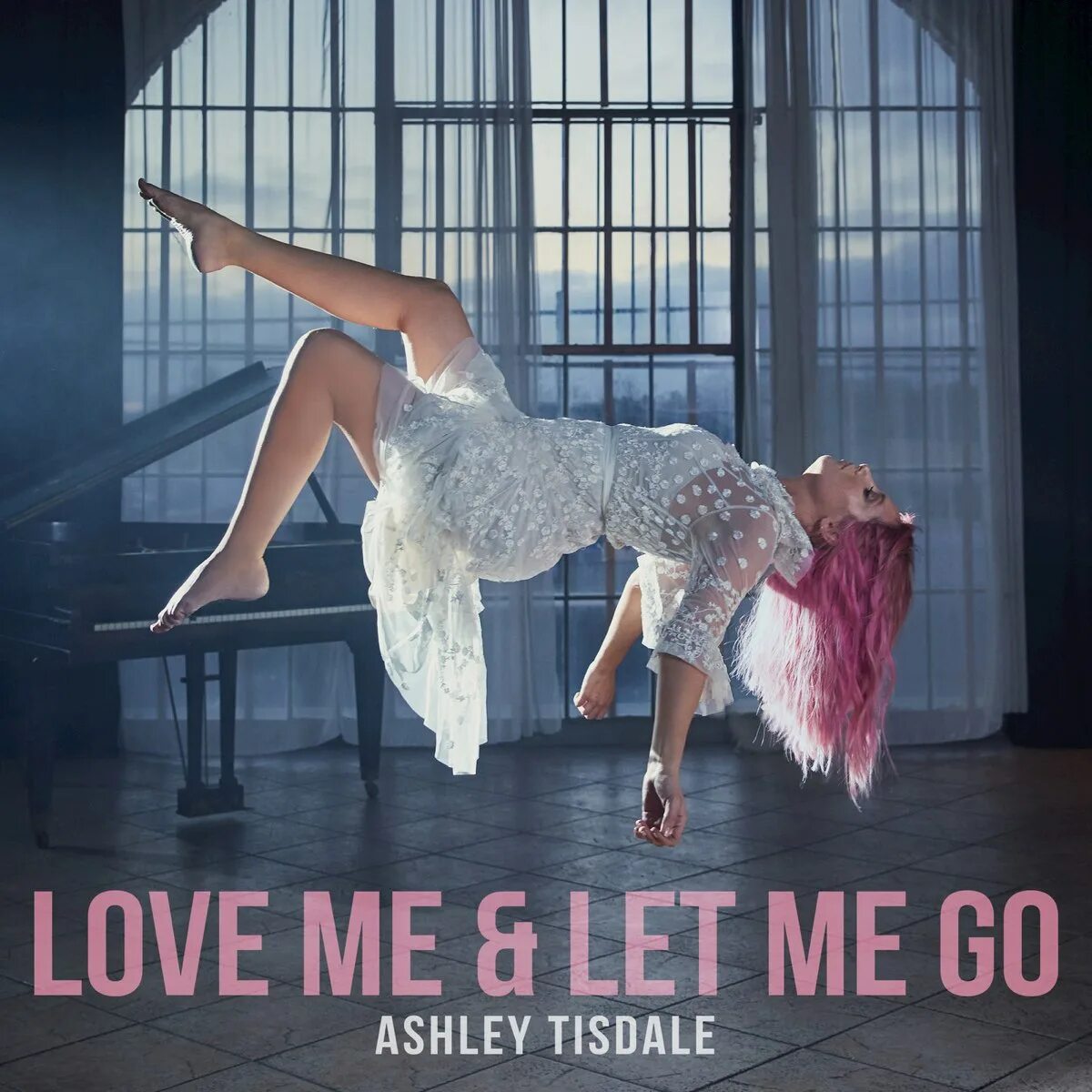 Let me love let me live. Эшли Love me. Лет ми гоу. Love me Love me Love me. Love me Love me Love me обложка.