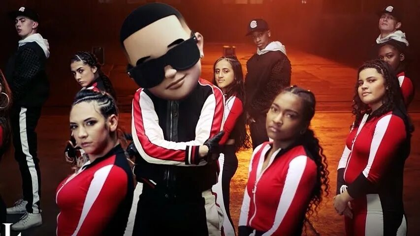 Daddy Yankee. Дэдди Янки девушками. Daddy Yankee клипы. Con calma клип.