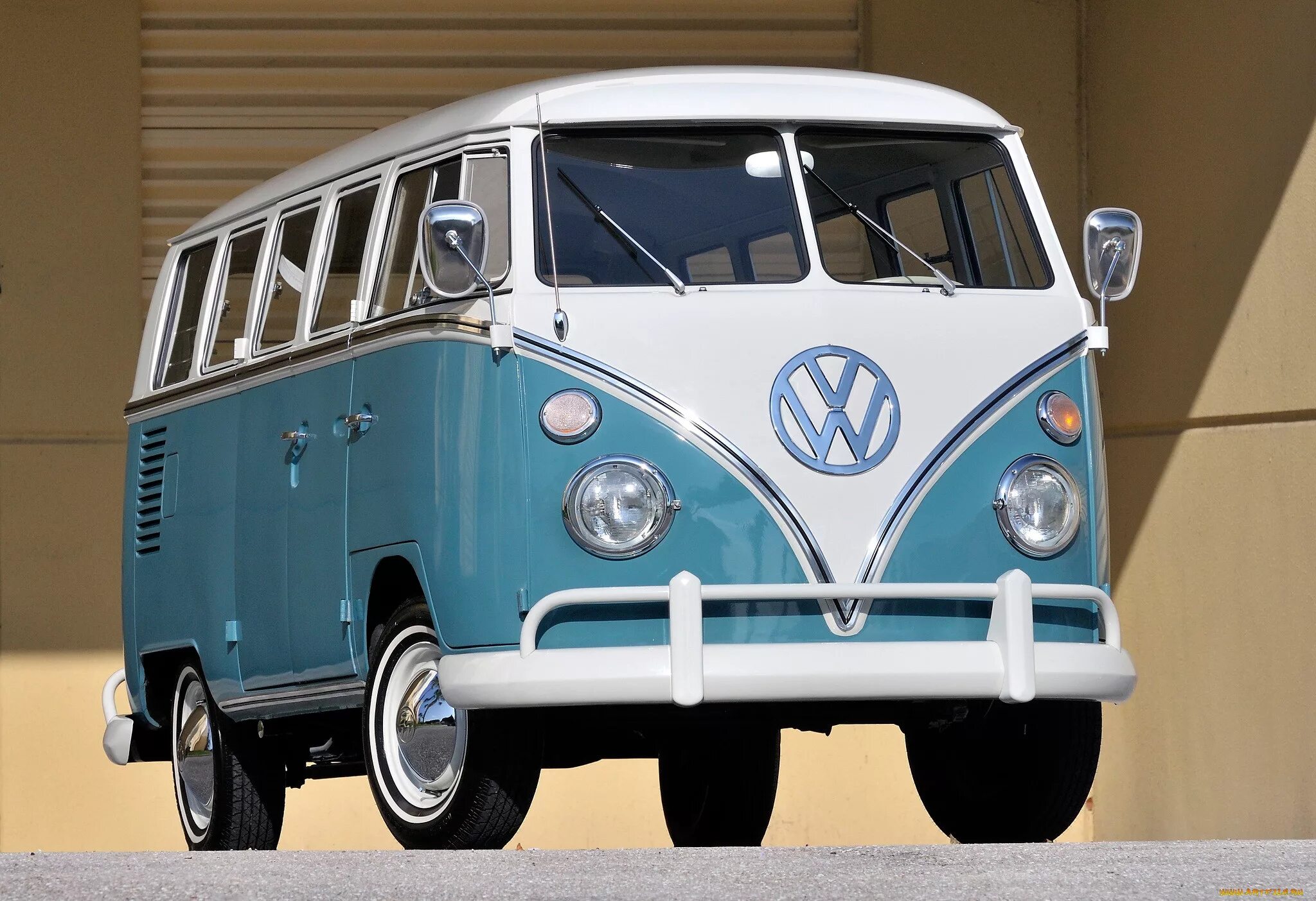 Volkswagen первый автомобиль. VW Transporter t1. Фольц Транспортер т1. Volkswagen Транспортер т1. Volkswagen Transporter t1 фургон.