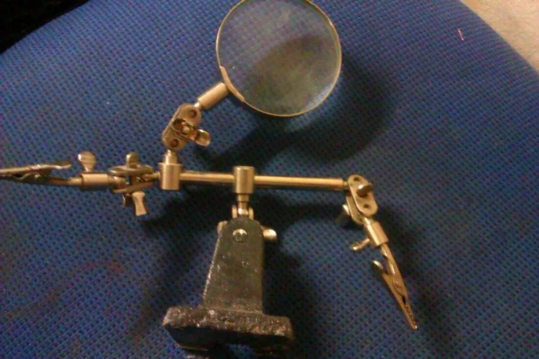 Приспособление 3. 405 - зажим "третья рука. Зажим для 3динга "третья рука" с лупой. Третья рука как называется. Третья рука для пайки mg16129-c.