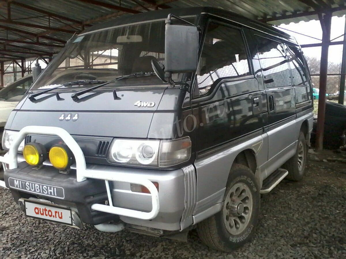 Купить митсубиси делика бу россия. Митсубиси Делика 1992. Mitsubishi Delica Diesel механика. Мицубиси Делика 1992 года дизель. Митсубиси Делика красная 1992.